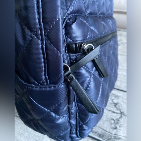 NWT! DKNY backpack. Quilted nylon material. - Picture 4 of 15